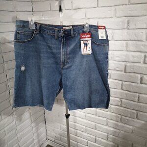 NWT Wrangler 5* Denim Men's Size 44 Medium Wash Slim Fit Premium Jean Shorts